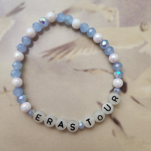 Taylor Swift Eras Tour Inspired Glowing Friendship Bracelet - Picture 1 of 2